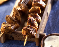 Brochettes de poulet au curry  