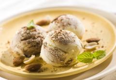 Glace aux amandes