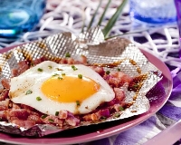 Oeufs aux lardons en papillotes