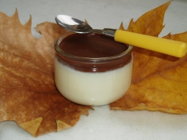 Panna cotta chocolat blanc sauce chocolat noir
