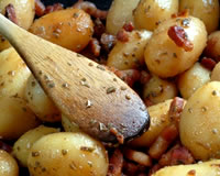 Pommes de terre aux herbes dans sa robe 