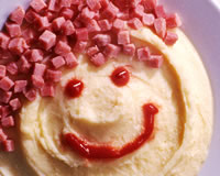 Pure de pommes de terre, jambon et ketchup  