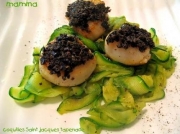 Saint-Jacques  la tapenade sur son lit vert  