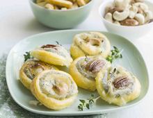 Tartelettes fines au chvre, noix de pcan & cajou